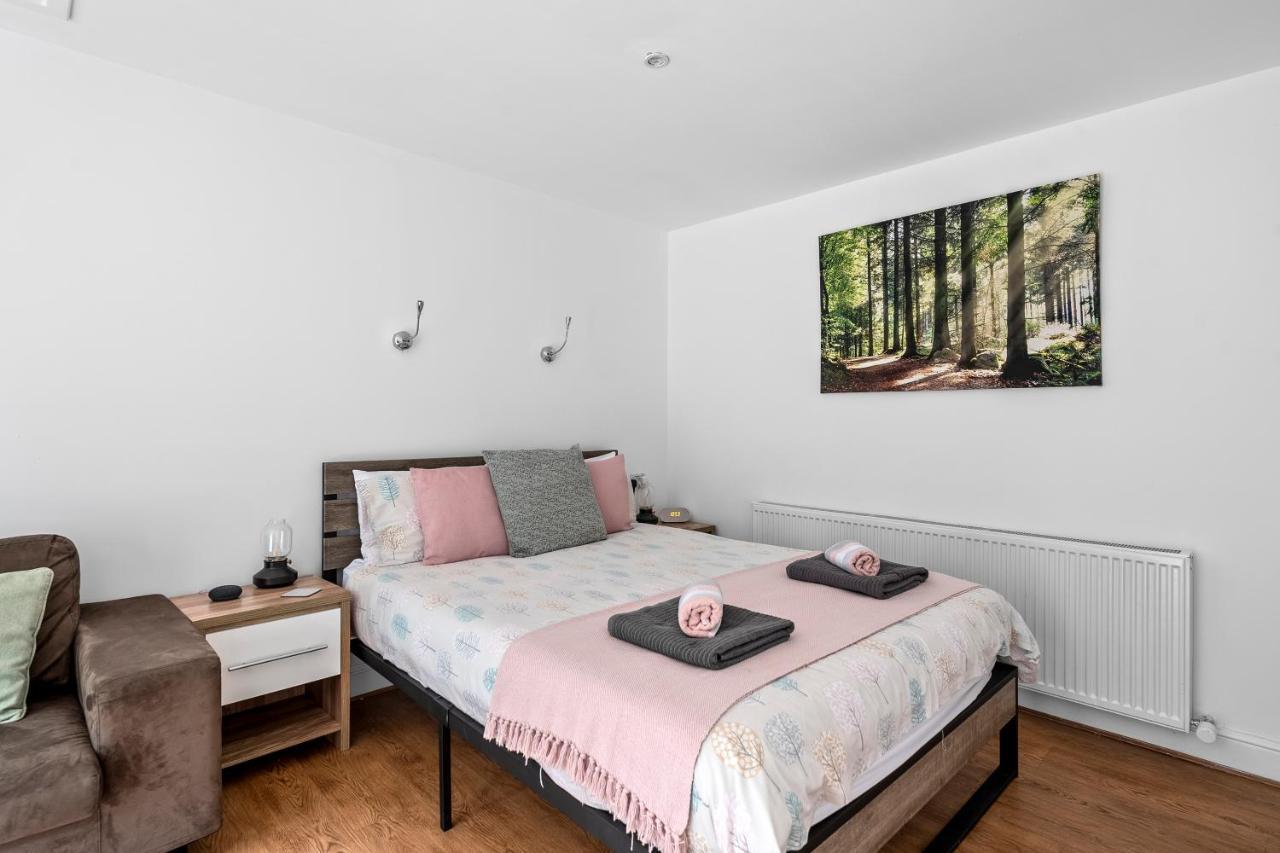 Number 2, Lytton Tree Lodge, Reydon, Southwold エクステリア 写真